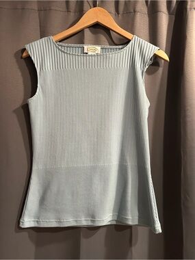 SMALL light blue sleeveless top
